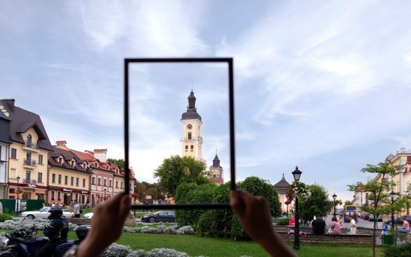 Maximiser la visibilité de votre entreprise grâce à un affichage grand format